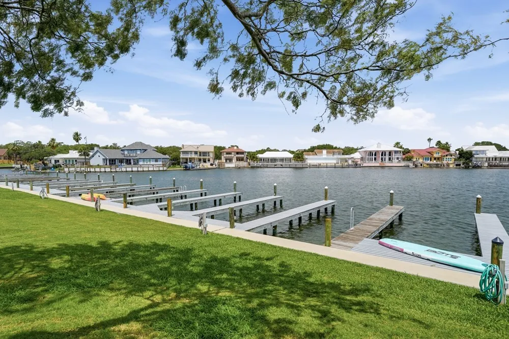 2412 Bayhouse Drive #2412 Rockport, TX 78382