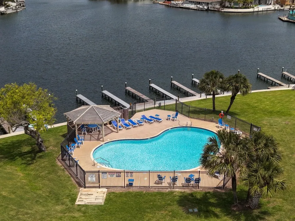 2412 Bayhouse Drive #2412 Rockport, TX 78382