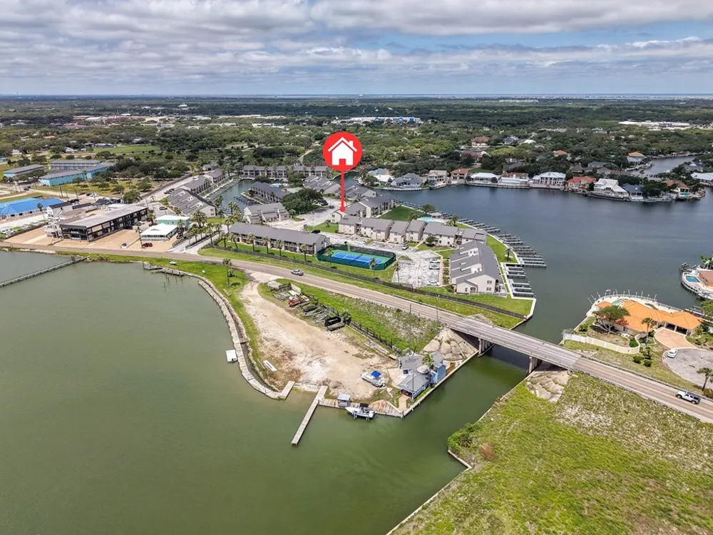 2412 Bayhouse Drive #2412 Rockport, TX 78382