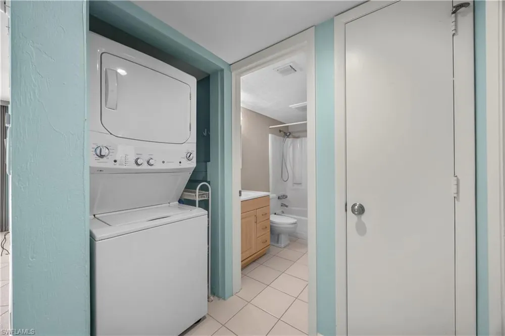 1004 Manatee Road #H206 Naples, FL 34114