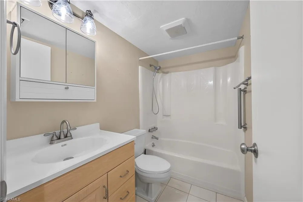 1004 Manatee Road #H206 Naples, FL 34114