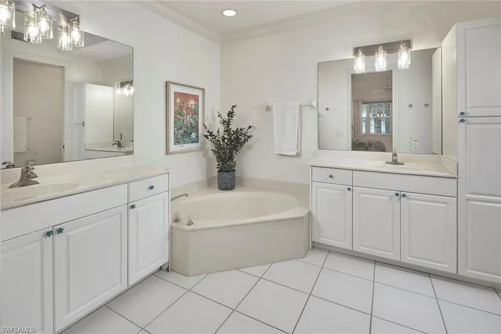 740 Bentwater Circle #101 Naples, FL 34108
