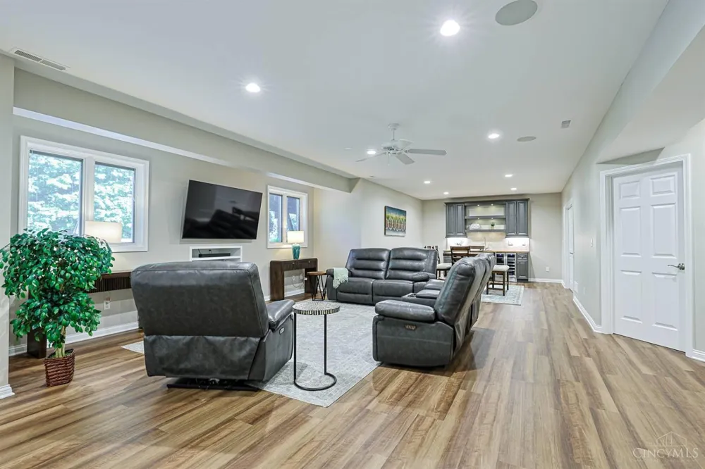 5504 Enterprise Drive Miami, OH 45150
