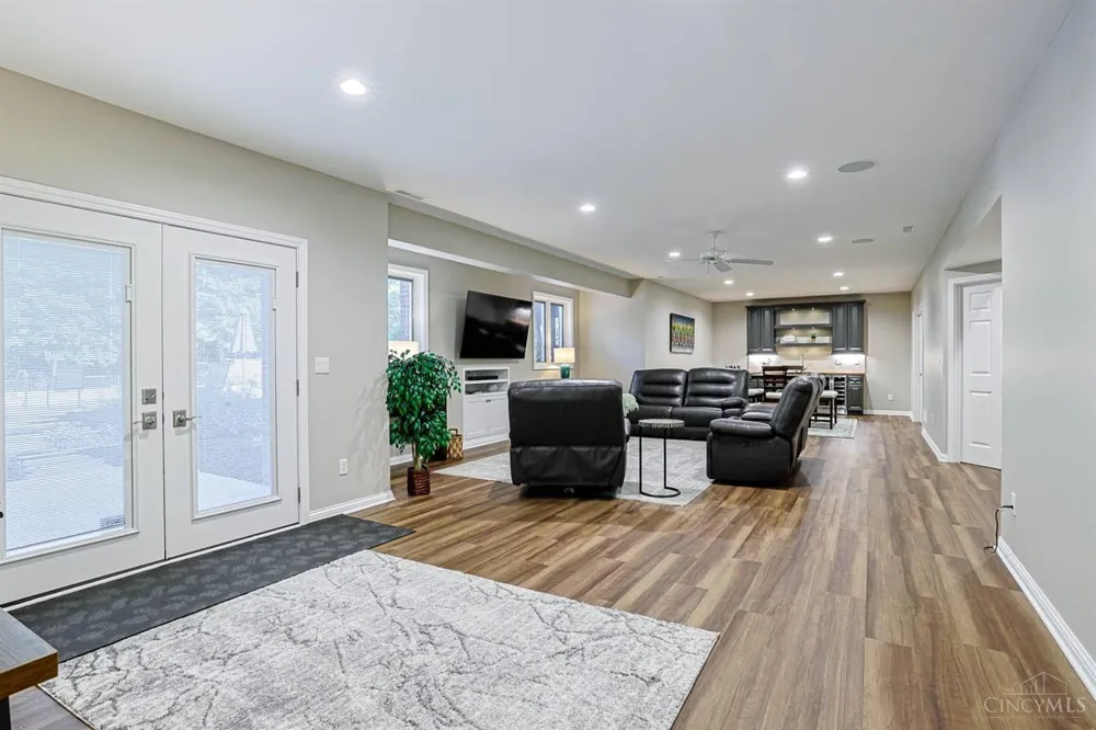 5504 Enterprise Drive Miami, OH 45150