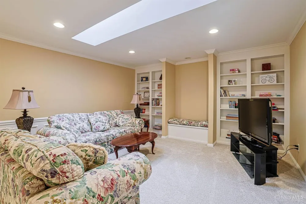 5504 Enterprise Drive Miami, OH 45150