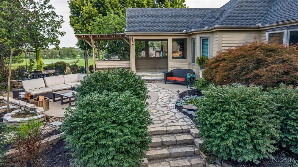 20 Fairwood Drive Miamisburg, OH 45342