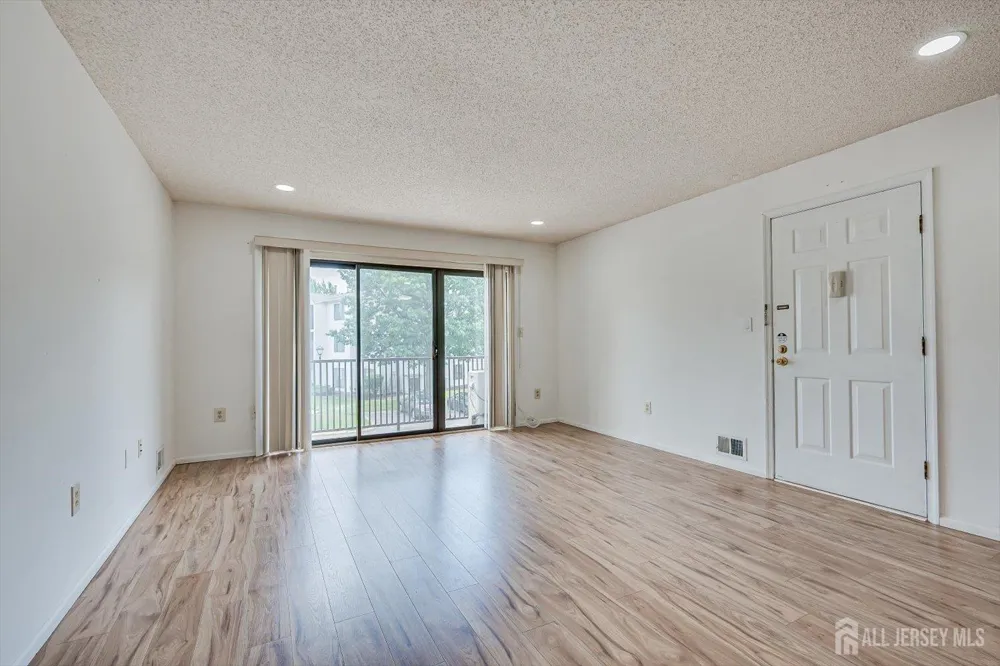 349 Lancaster Court Piscataway, NJ 08854