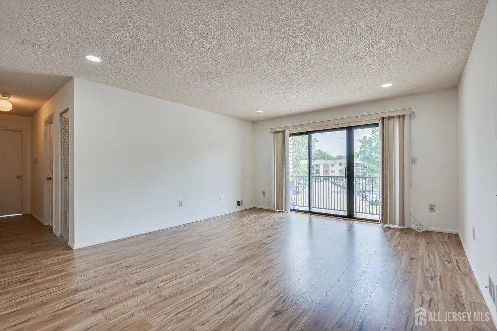 349 Lancaster Court Piscataway, NJ 08854