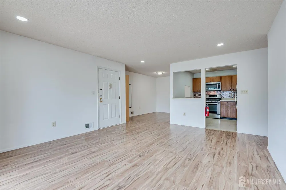 349 Lancaster Court Piscataway, NJ 08854