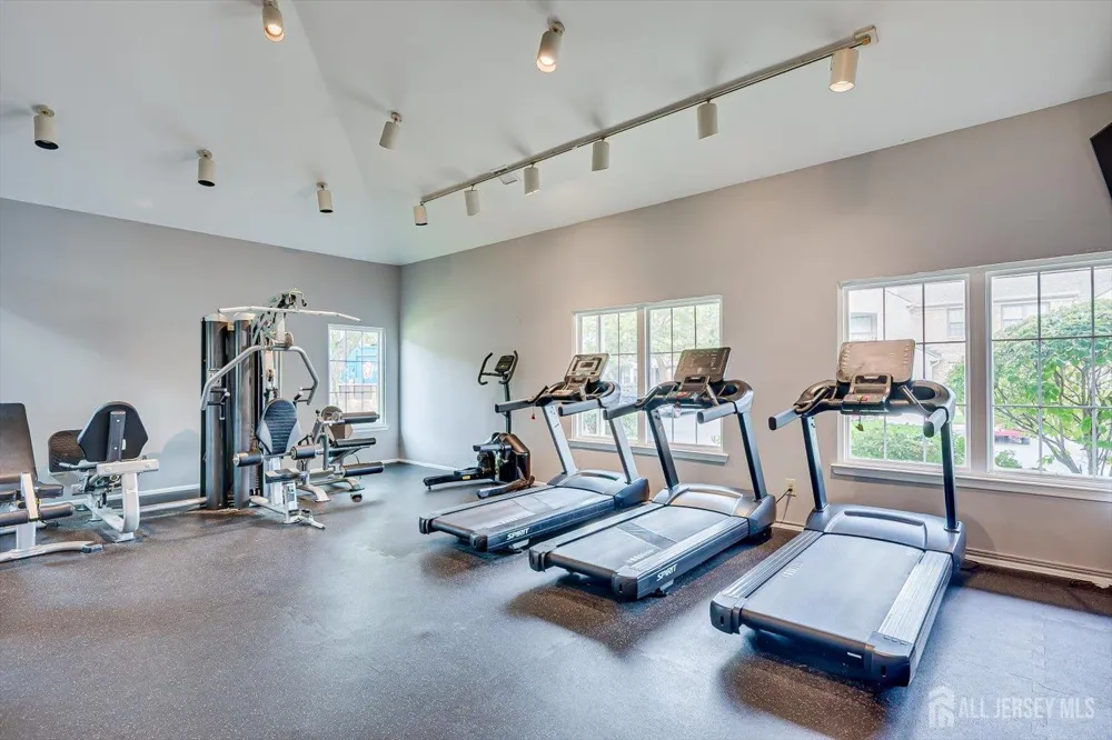 1801 Bayhead Drive Sayreville, NJ 08859