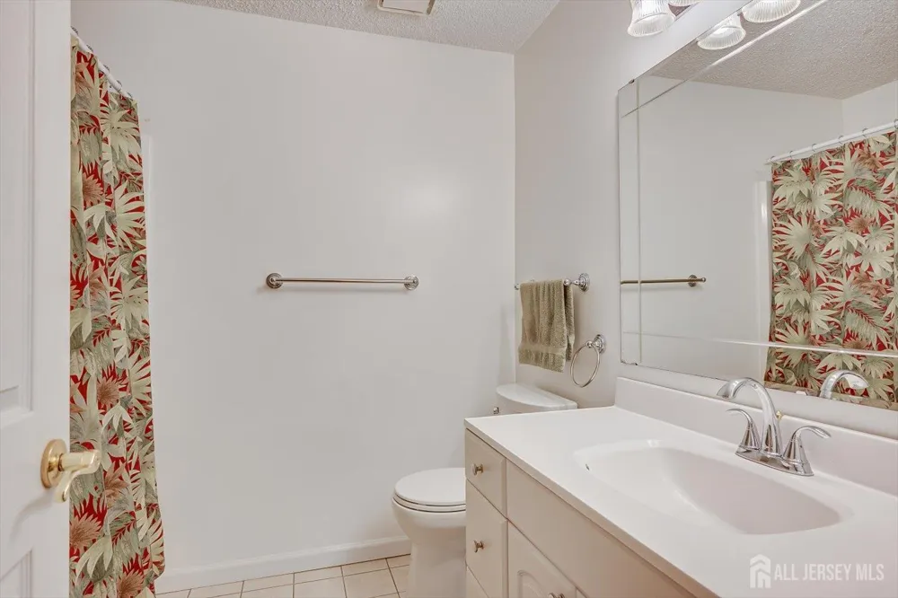 1801 Bayhead Drive Sayreville, NJ 08859