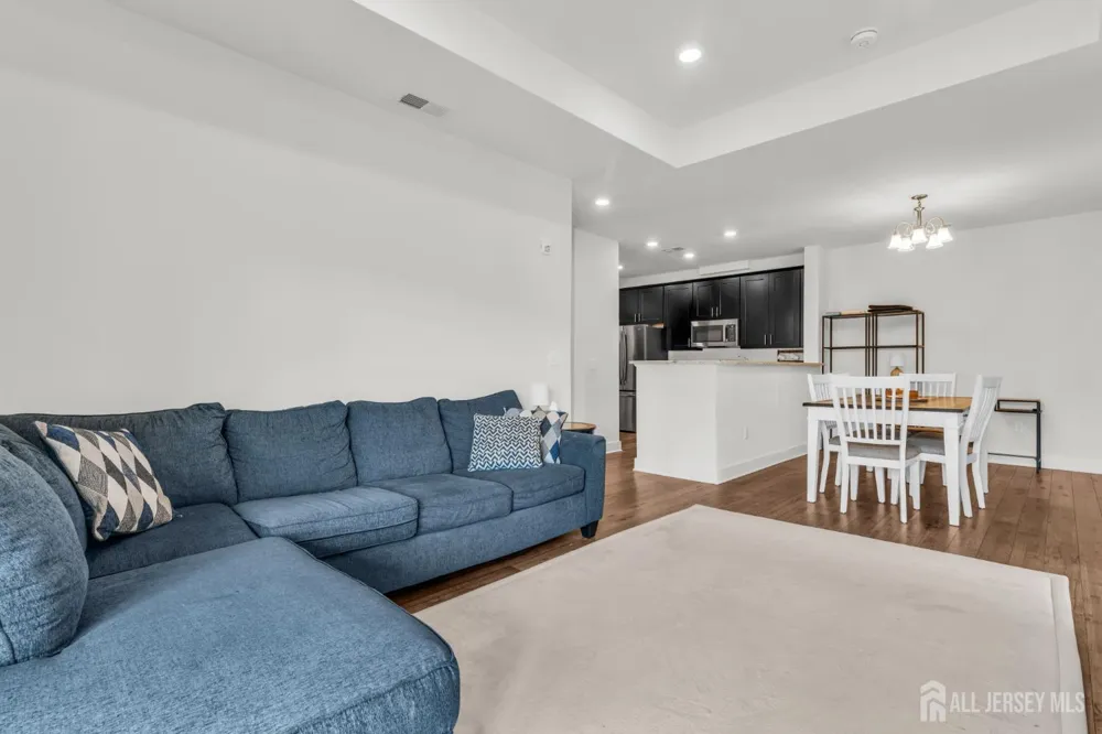 637 Marion Lane Monroe, NJ 08831