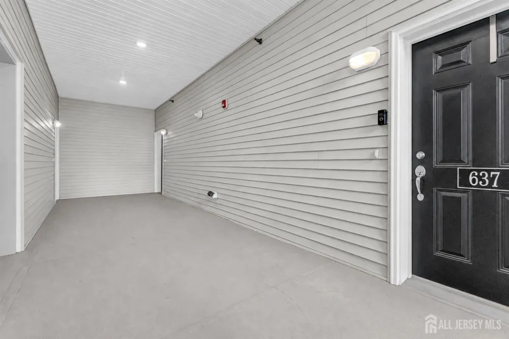 637 Marion Lane Monroe, NJ 08831