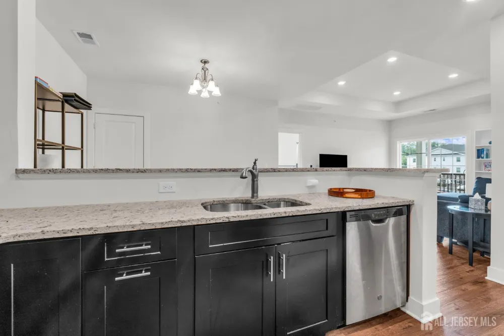 637 Marion Lane Monroe, NJ 08831