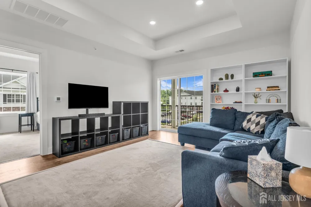 637 Marion Lane Monroe, NJ 08831