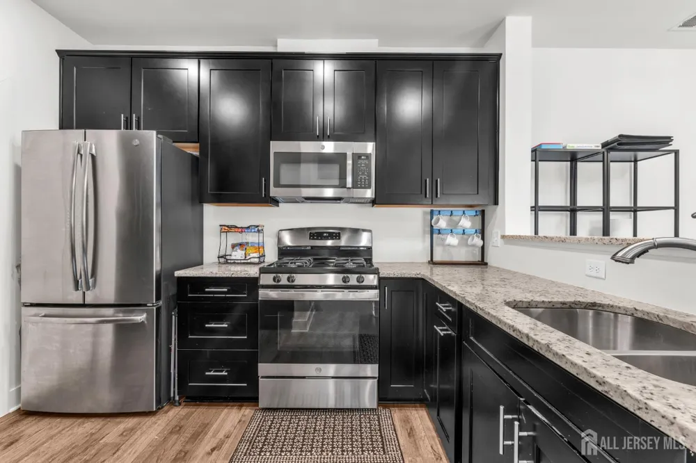 637 Marion Lane Monroe, NJ 08831