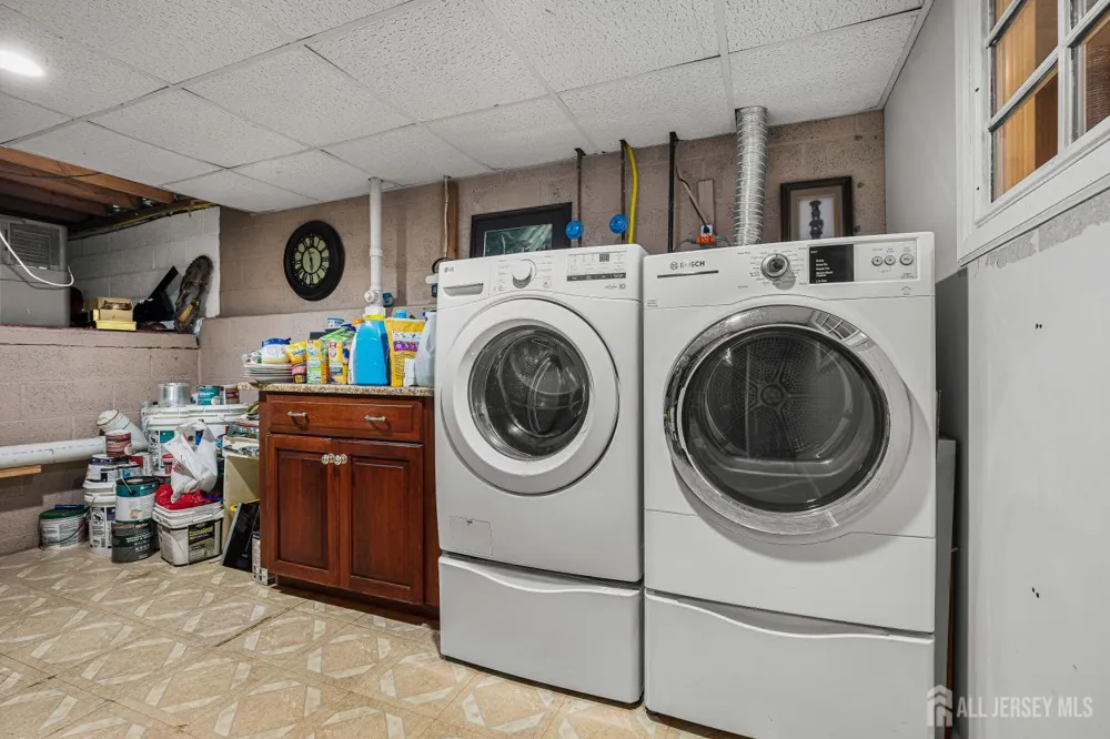 907 Mer-edinburg Road Hamilton, NJ 08690