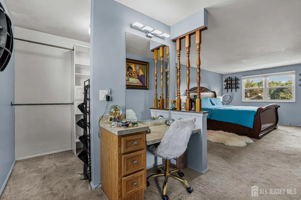 907 Mer-edinburg Road Hamilton, NJ 08690