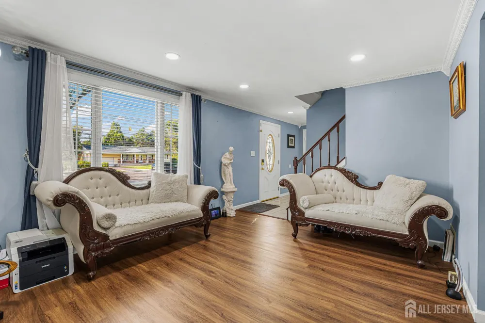 907 Mer-edinburg Road Hamilton, NJ 08690