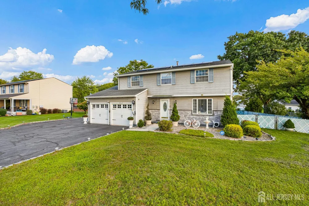 907 Mer-edinburg Road Hamilton, NJ 08690