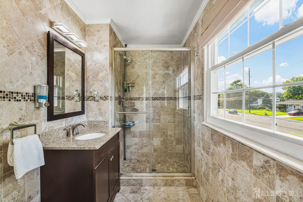907 Mer-edinburg Road Hamilton, NJ 08690