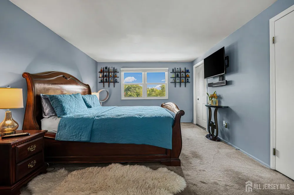 907 Mer-edinburg Road Hamilton, NJ 08690