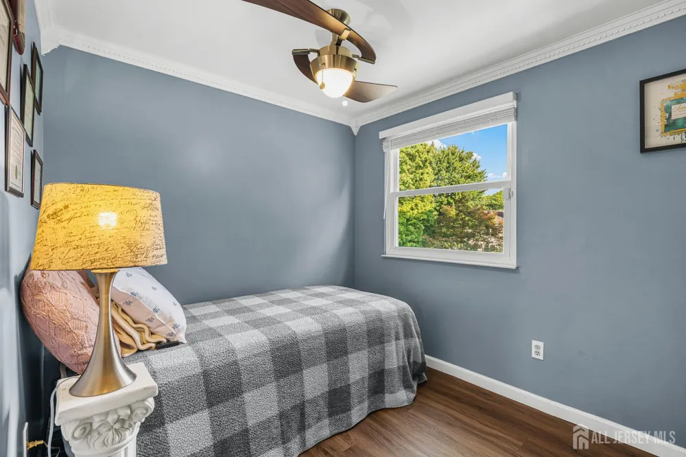 907 Mer-edinburg Road Hamilton, NJ 08690