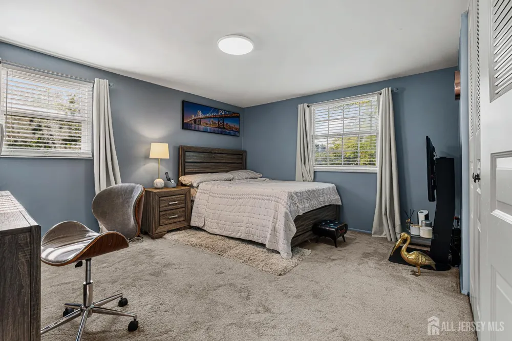 907 Mer-edinburg Road Hamilton, NJ 08690