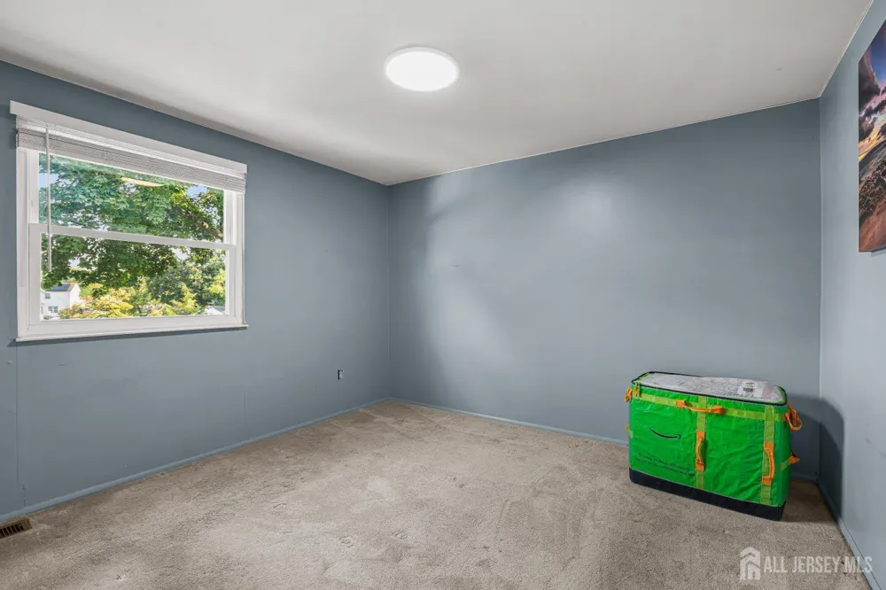 907 Mer-edinburg Road Hamilton, NJ 08690