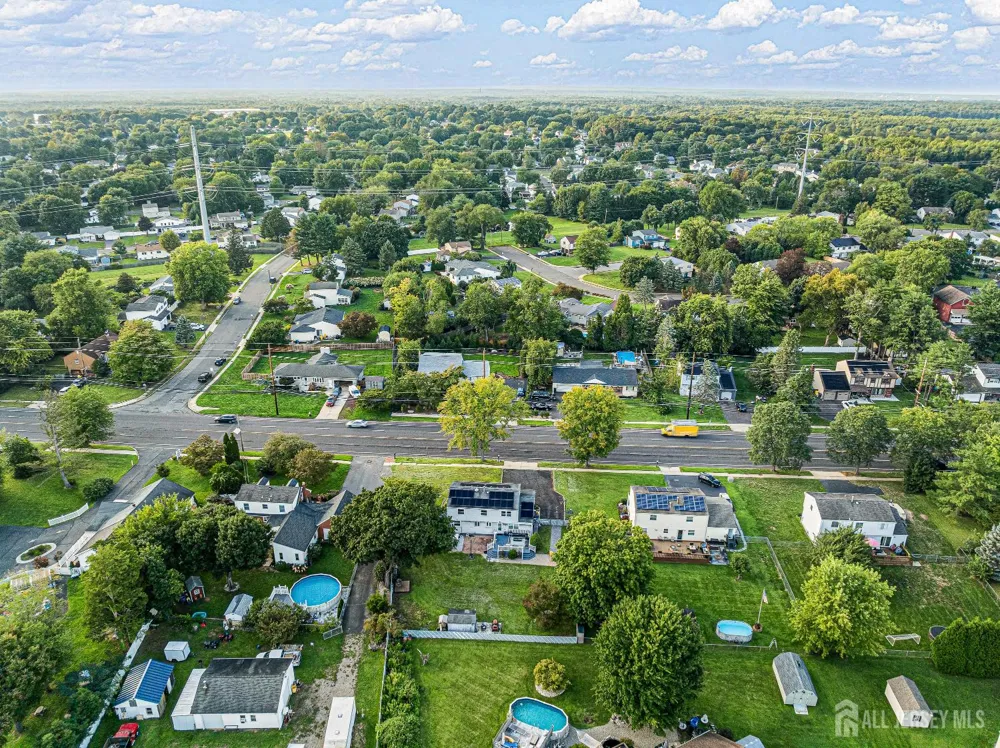 907 Mer-edinburg Road Hamilton, NJ 08690