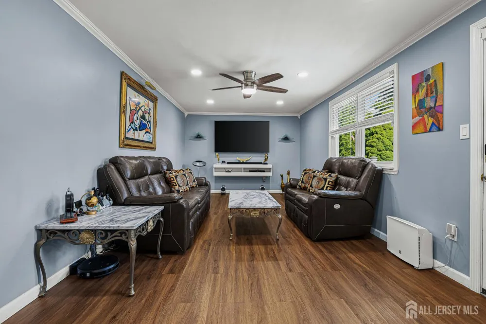 907 Mer-edinburg Road Hamilton, NJ 08690
