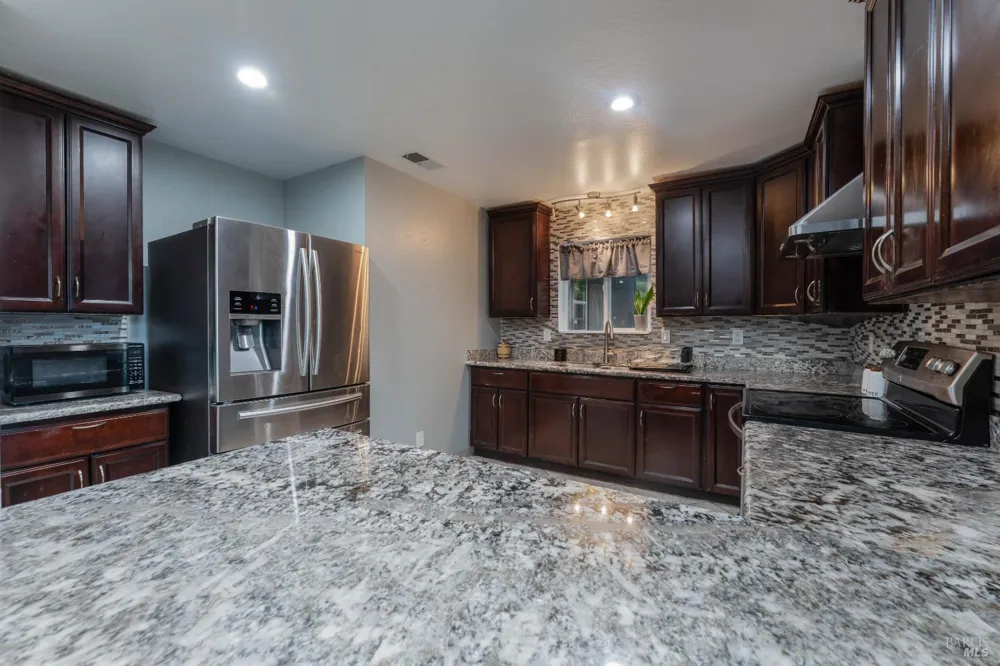 1471 Harrah Place Willits, CA 95490