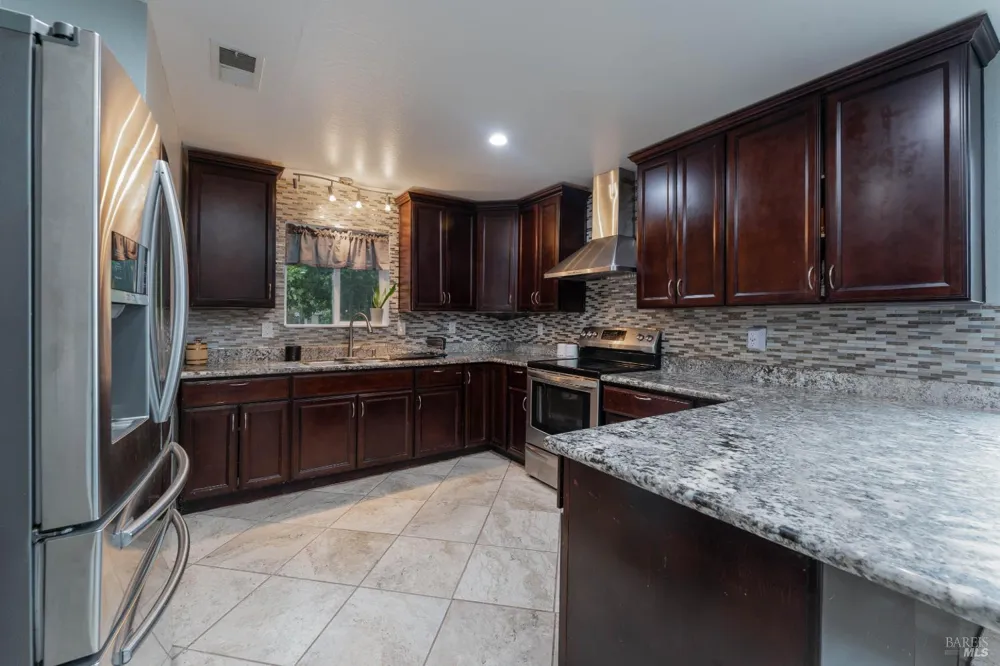 1471 Harrah Place Willits, CA 95490