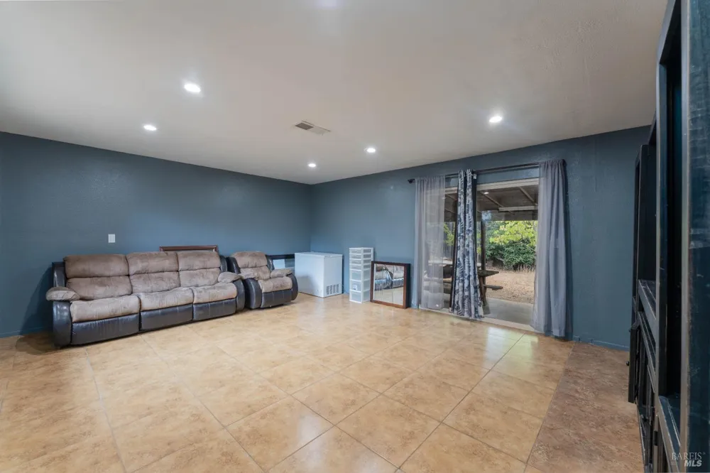 1471 Harrah Place Willits, CA 95490