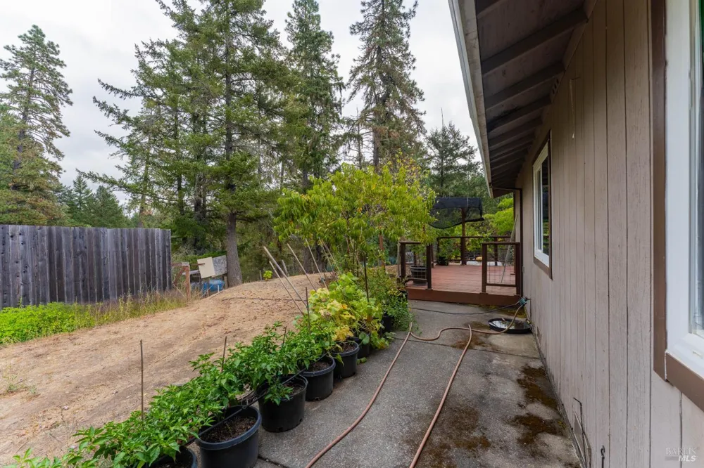 1471 Harrah Place Willits, CA 95490