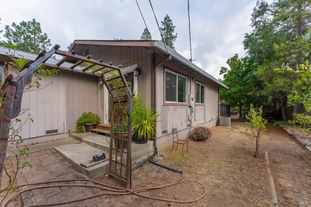 1471 Harrah Place Willits, CA 95490