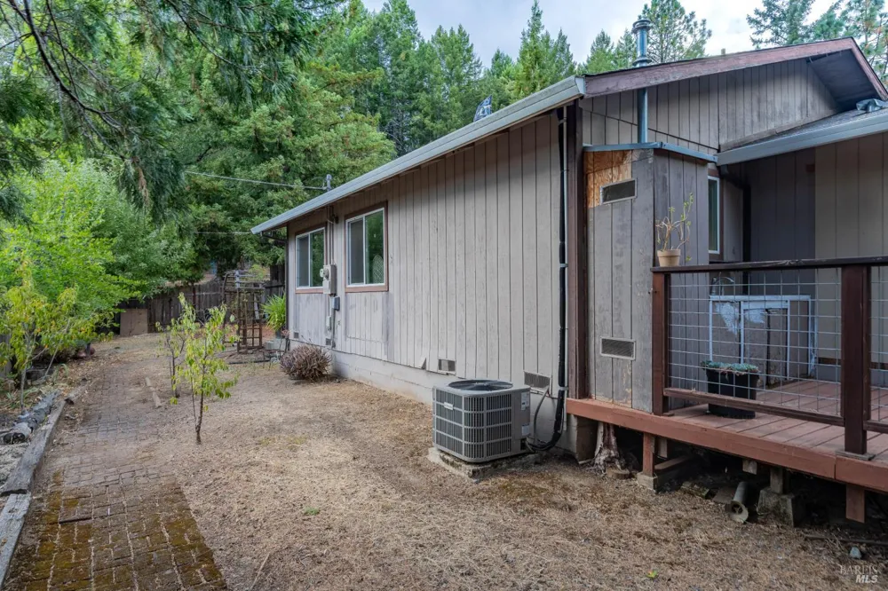 1471 Harrah Place Willits, CA 95490