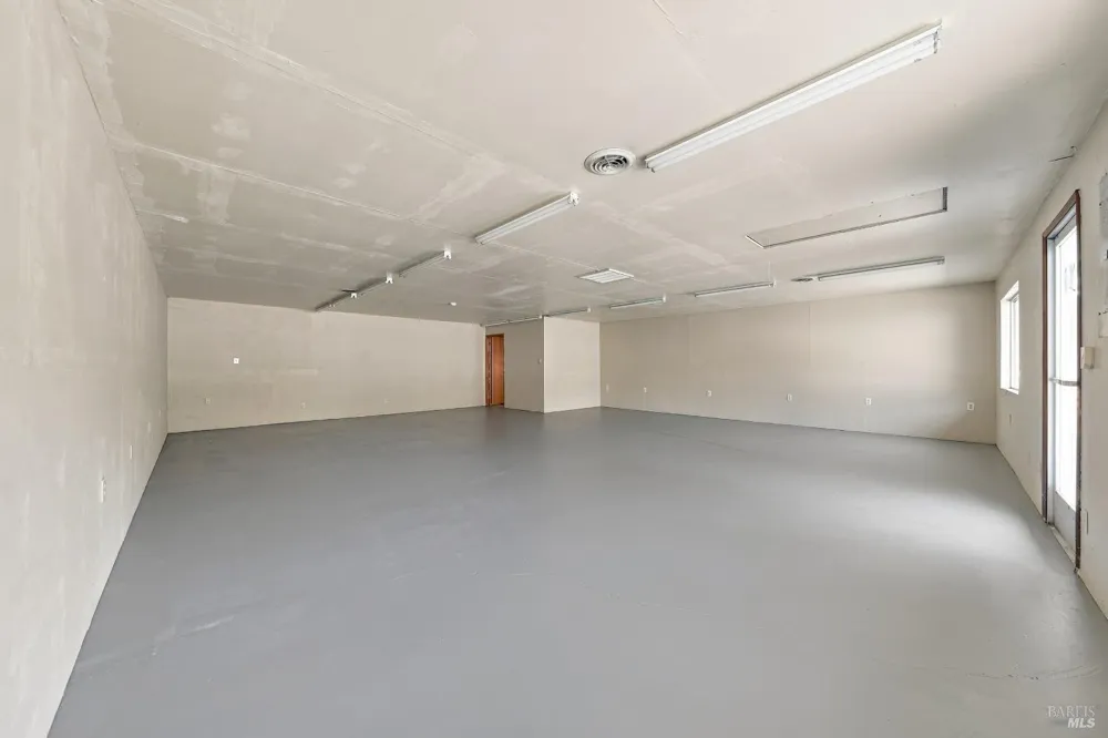 5147 W State Highway 20 Highway Upper Lake, CA 95485