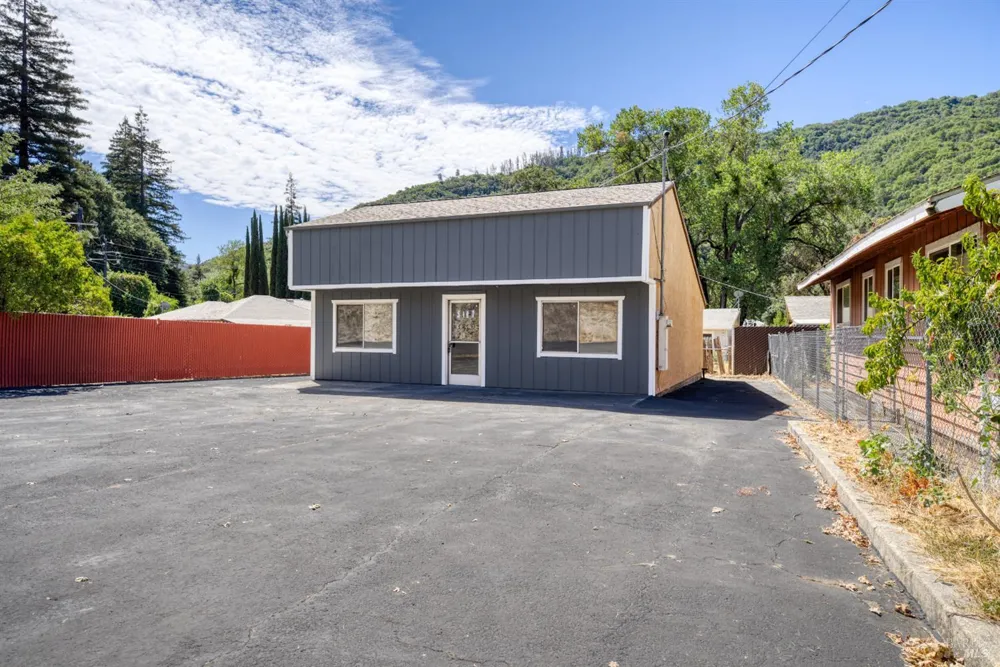 5147 W State Highway 20 Highway Upper Lake, CA 95485
