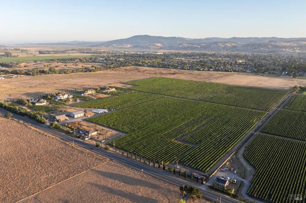 3066 Old Adobe Road Petaluma, CA 94954