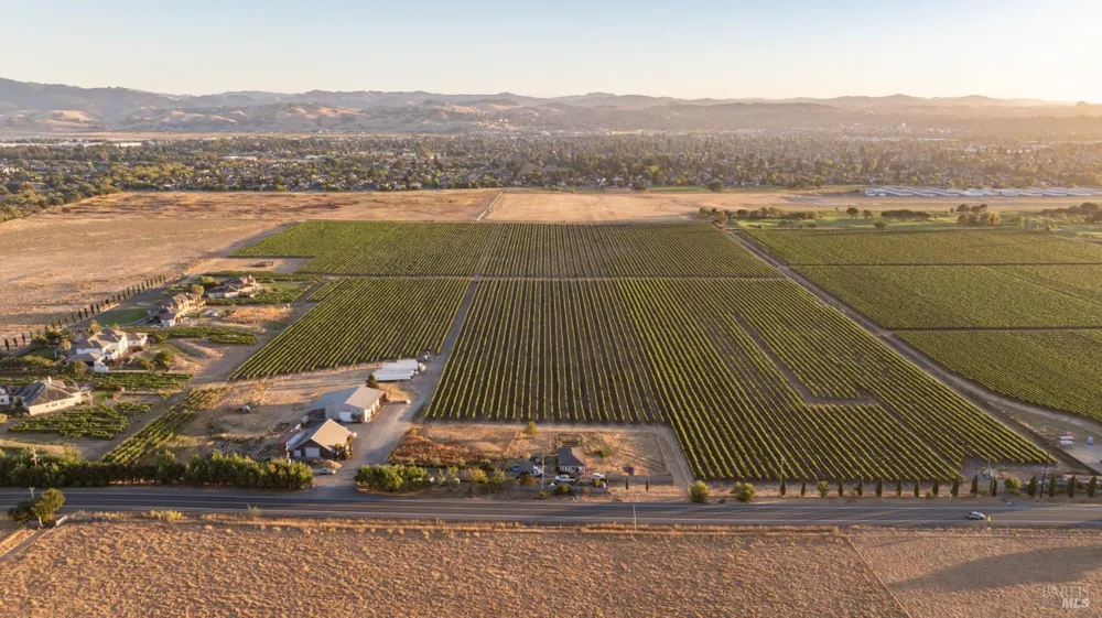 3066 Old Adobe Road Petaluma, CA 94954
