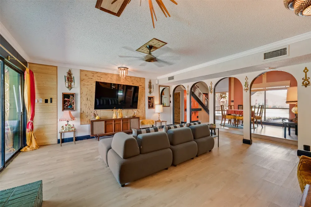 513 San Pedro Drive Garland, TX 75043