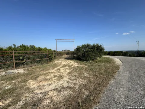 1423 County Road 2744