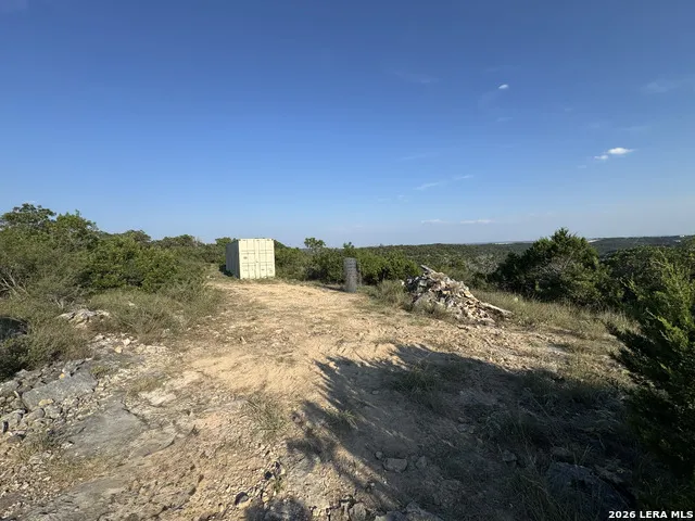 1423 County Road 2744 Mico, TX 78056
