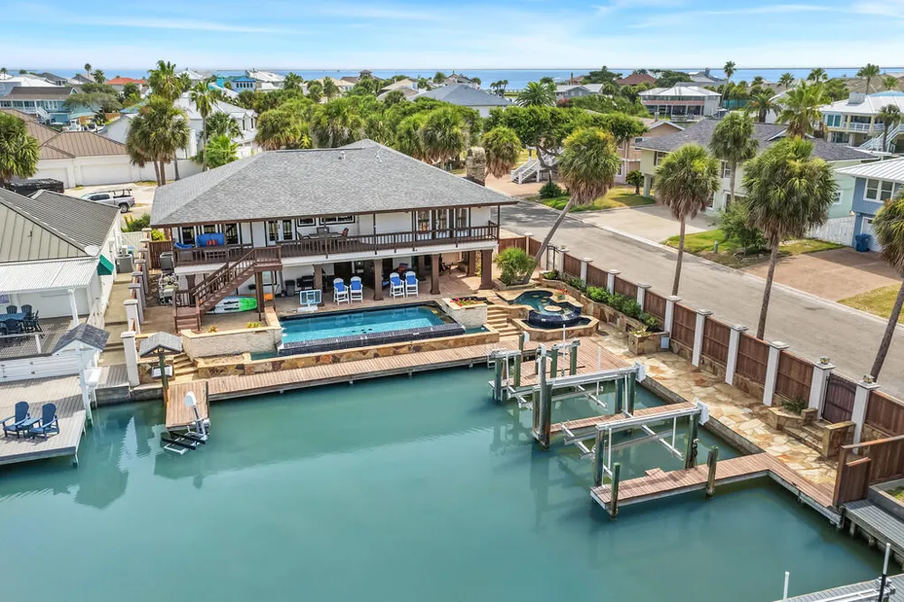 2 Spoonbill Rockport, TX 78382