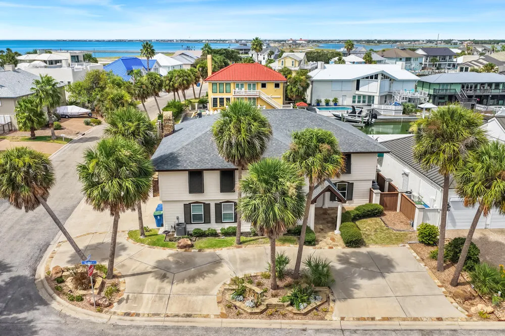 2 Spoonbill Rockport, TX 78382