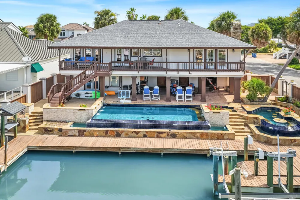 2 Spoonbill Rockport, TX 78382