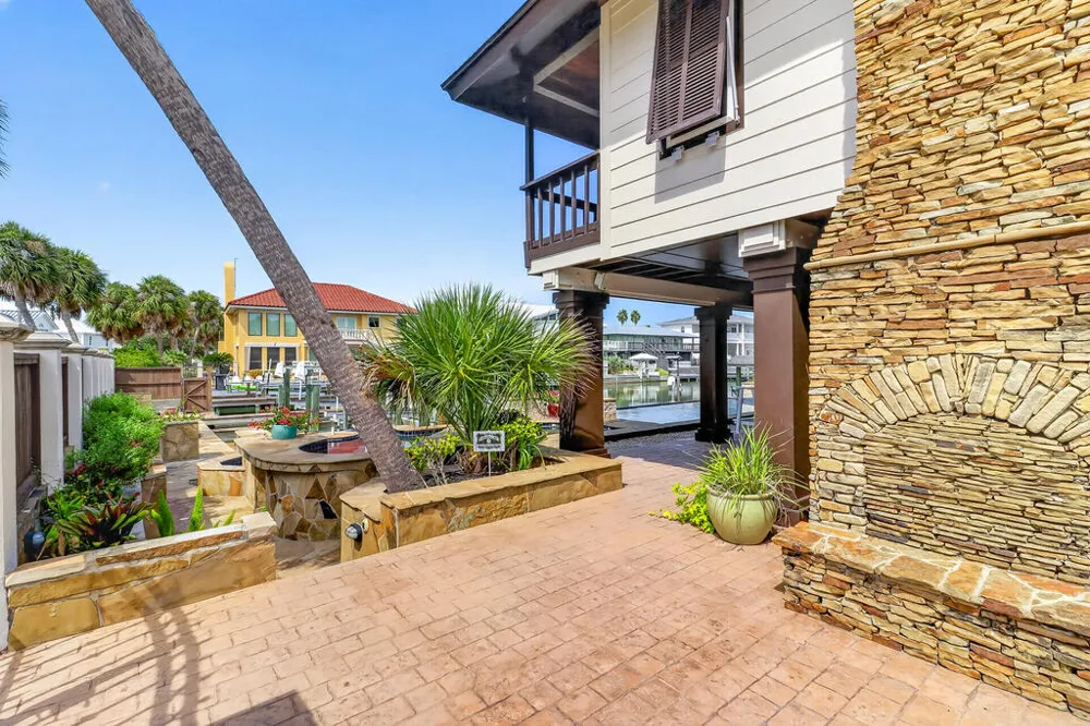 2 Spoonbill Rockport, TX 78382