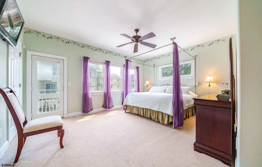 17 Ocean Ave Ocean City, NJ 08226