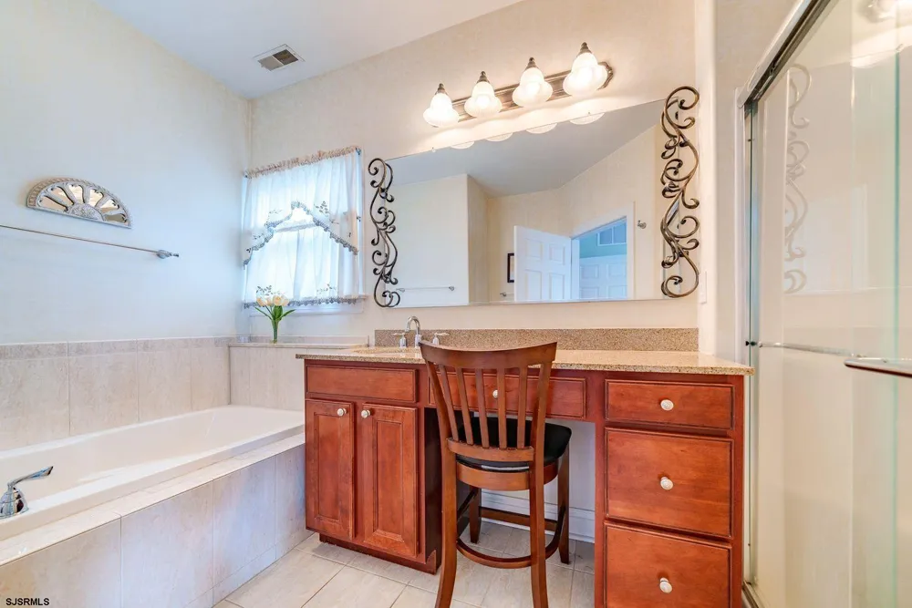 17 Ocean Ave Ocean City, NJ 08226